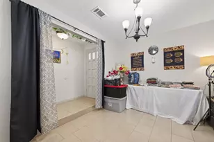 10423 Permian Dr, Sugar Land, TX 77498 - Photo 9