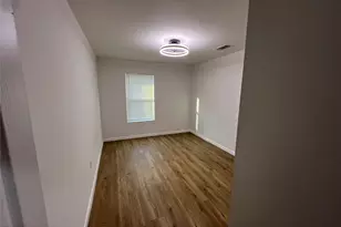 5823 Pershing St, Houston, TX 77033 - Photo 9