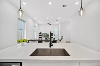 869 Mansfield Street #E, Houston, TX 77091 - Photo 15