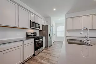 532 Comal Trl, Dayton, TX 77535 - Photo 7