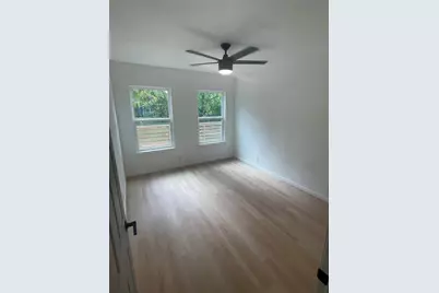 9434 Rhode Island Street, Houston, TX 77029 - Photo 7