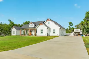 206 Black Oak Dr, Angleton, TX 77515 - Photo 3