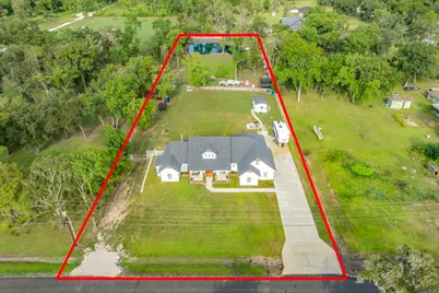 206 Black Oak Dr, Angleton, TX 77515 - Photo 5