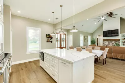 206 Black Oak Dr, Angleton, TX 77515 - Photo 19