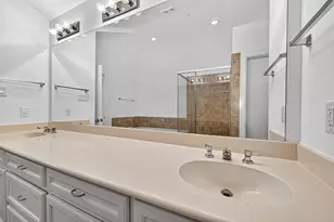 2710 Hullsmith Dr, Houston, TX 77063 - Photo 19