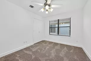 2710 Hullsmith Dr, Houston, TX 77063 - Photo 13