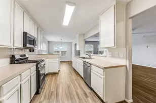 4202 Parry Dr, Pearland, TX 77584 - Photo 11