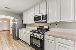 4202 Parry Dr, Pearland, TX 77584 - Photo 9