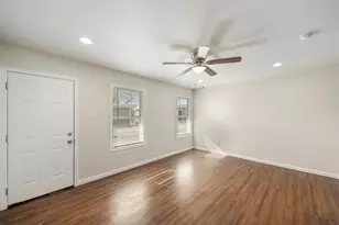 6403 Sloan St, Houston, TX 77087 - Photo 9