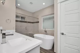 1235 W Tidwell Rd, Houston, TX 77091 - Photo 17