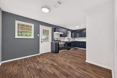214 E Foley Street, Alvin, TX 77511 - Photo 3
