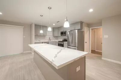 5755 Heron Drive, Houston, TX 77033 - Photo 9