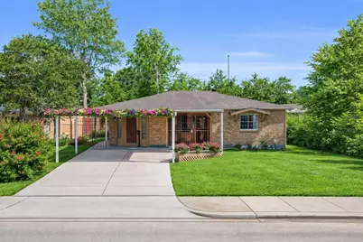 3922 Simsbrook Drive, Houston, TX 77045 - Photo 1