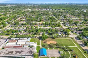 3922 Simsbrook Dr, Houston, TX 77045 - Photo 21