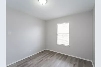 8906 Belle Glen Drive, Houston, TX 77099 - Photo 13