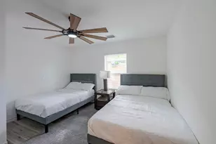 4805 Southwind St, Houston, TX 77033 - Photo 13