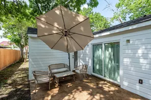 4805 Southwind St, Houston, TX 77033 - Photo 19