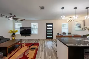 4805 Southwind St, Houston, TX 77033 - Photo 5
