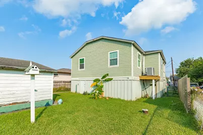 5519 Menard Avenue, Galveston, TX 77551 - Photo 9