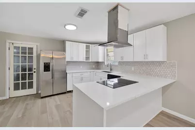 702 Rosewood Drive, Baytown, TX 77520 - Photo 19