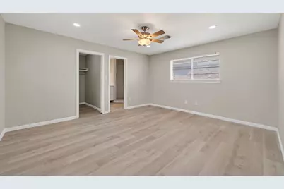 702 Rosewood Drive, Baytown, TX 77520 - Photo 37