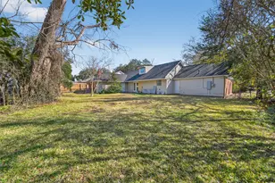 702 Rosewood Dr, Baytown, TX 77520 - Photo 47