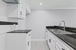8110 Albacore Dr, Houston, TX 77074 - Photo 7