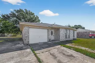 408 Mahan St, Wharton, TX 77488 - Photo 3