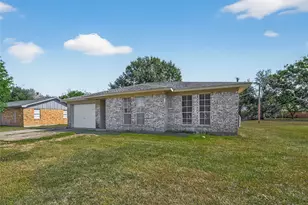 408 Mahan St, Wharton, TX 77488 - Photo 5