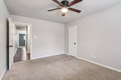 10647 Hazelhurst Drive, Houston, TX 77043 - Photo 29