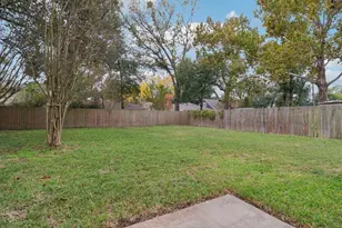 10647 Hazelhurst Dr, Houston, TX 77043 - Photo 29