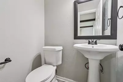 10647 Hazelhurst Drive, Houston, TX 77043 - Photo 17