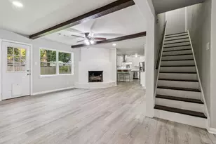 10647 Hazelhurst Dr, Houston, TX 77043 - Photo 5