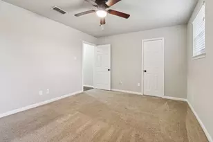 10647 Hazelhurst Dr, Houston, TX 77043 - Photo 23