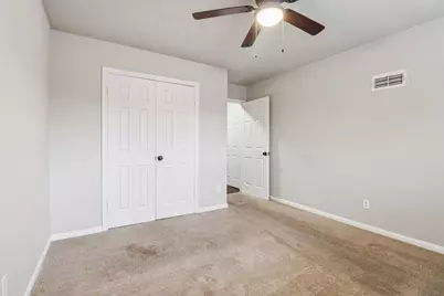 10647 Hazelhurst Drive, Houston, TX 77043 - Photo 25