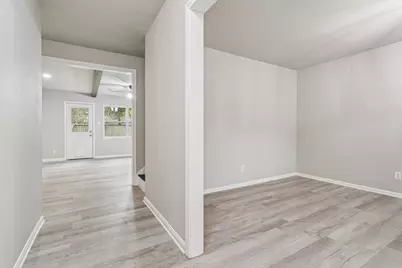 10647 Hazelhurst Drive, Houston, TX 77043 - Photo 13