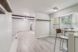 10647 Hazelhurst Dr, Houston, TX 77043 - Photo 9