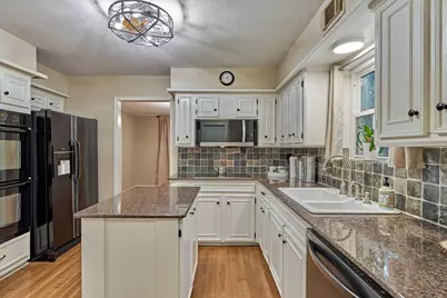 12 Thimbleberry Court, The Woodlands, TX 77380 - Photo 21