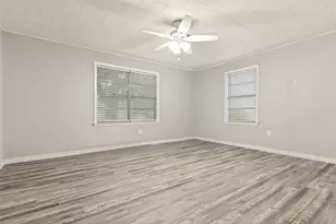 302 Bowie St, West Columbia, TX 77486 - Photo 13