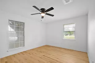 615 S 7th St, La Porte, TX 77571 - Photo 35
