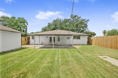 615 S 7th Street, La Porte, TX 77571 - Photo 37