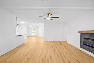 615 S 7th Street, La Porte, TX 77571 - Photo 17