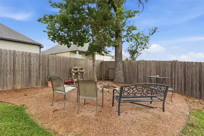 915 Farm Path, Brenham, TX 77833 - Photo 17