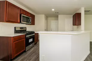 5711 Latta Plantation Dr, Katy, TX 77449 - Photo 3