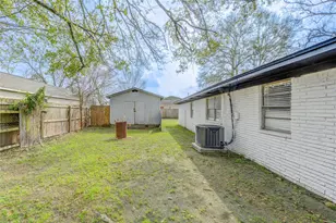1009 Susan St, Dayton, TX 77535 - Photo 21
