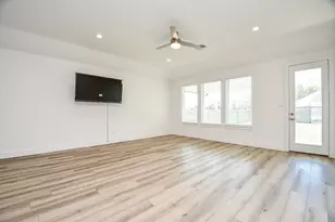 215 Springfield Terrace Ct, Conroe, TX 77304 - Photo 15