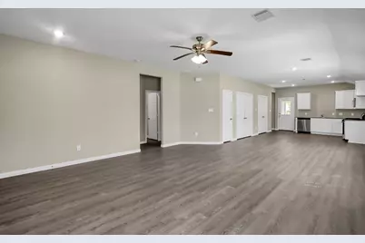 811 Jefferson Avenue, Cleveland, TX 77327 - Photo 5