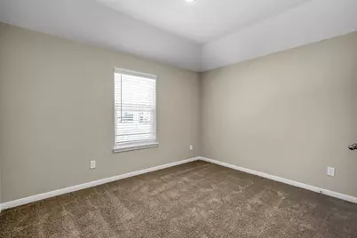 811 Jefferson Avenue, Cleveland, TX 77327 - Photo 13