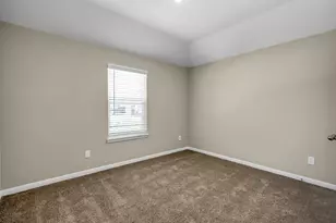 811 Jefferson Ave, Cleveland, TX 77327 - Photo 13