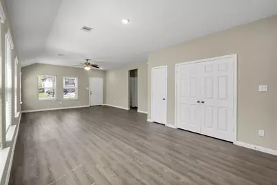 811 Jefferson Avenue, Cleveland, TX 77327 - Photo 9